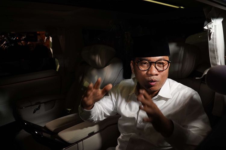 Pelantikan Yandri Susanto sebagai Menteri Desa dan Pembangunan Daerah Tertinggal dalam Kabinet Merah Putih