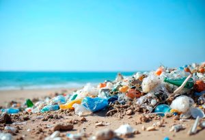 sampah di laut